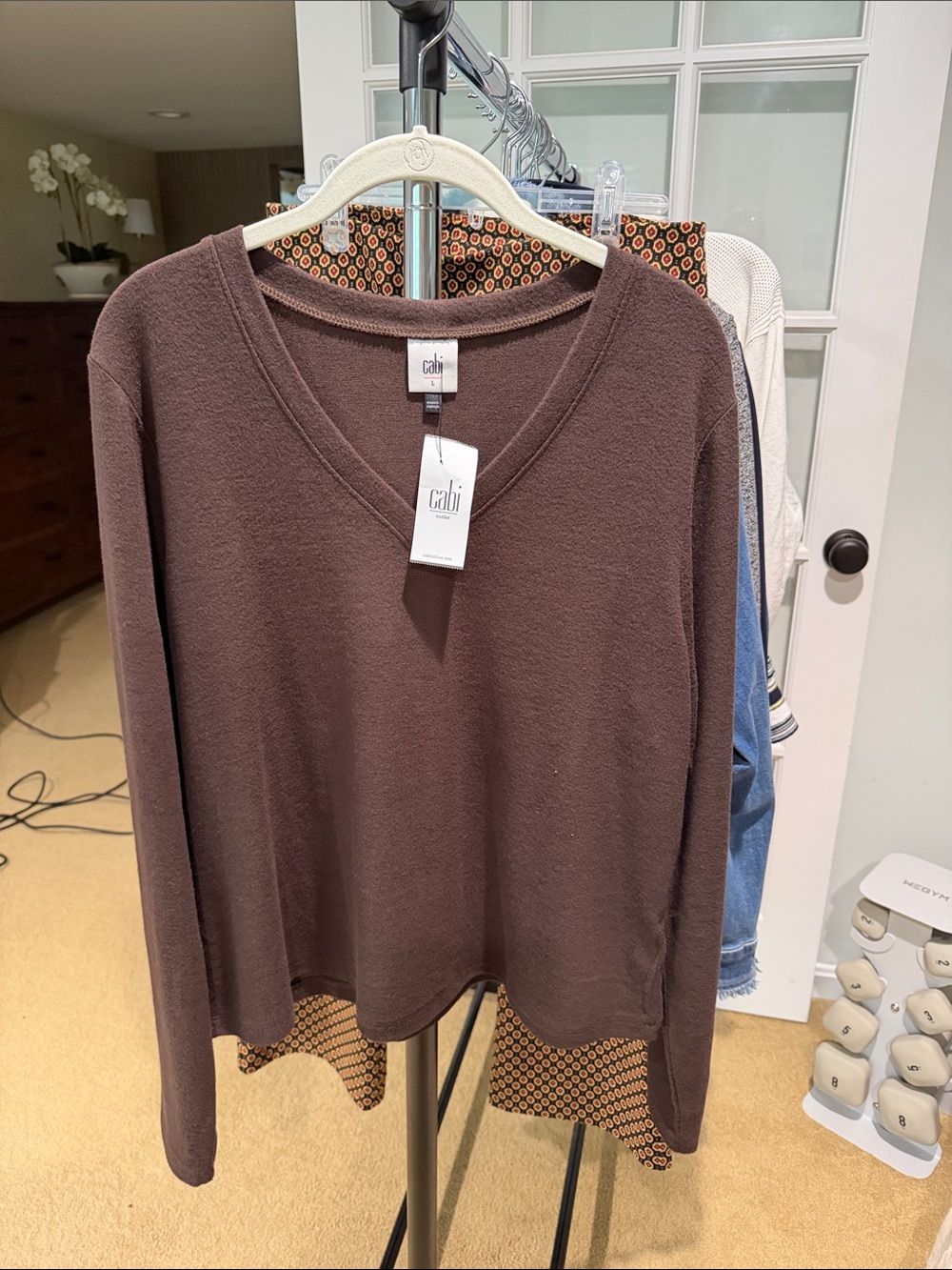 NWT Cabi 4951 Relaxed Tee Chocolate Brown V-Neck